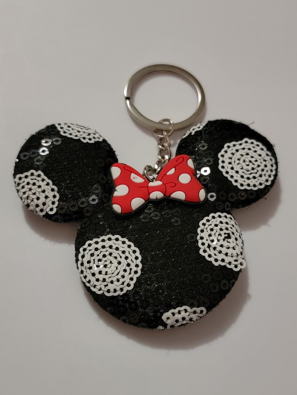 Source Unknown Black Sequin Minnie Mouse Keychain with Red Polka Dot Bow